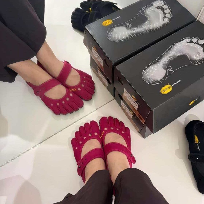 Women Split Toe Five-Toe Baref - Pilates Yoga Footwear ulasan dan harga