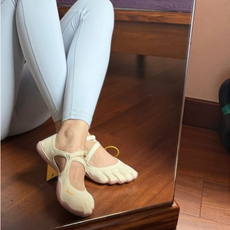 Women Split Toe Five-Toe Baref - Pilates Yoga Footwear ulasan dan harga